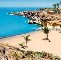 Paraiso Beachfront Apartment With 2 Bedrooms