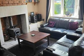 Cottage - Sleeps 4 - Garden - Parking