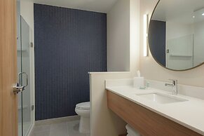 Fairfield By Marriott Inn & Suites Cincinnati Oakley