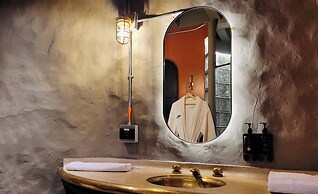 Hotel Doblell Near Provenza by Wynwood House