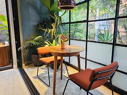 Hotel Doblell Near Provenza by Wynwood House