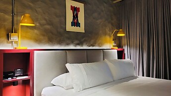 Hotel Doblell Near Provenza by Wynwood House