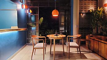 Hotel Doblell Near Provenza by Wynwood House