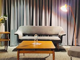 Hotel Doblell Near Provenza by Wynwood House