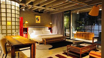 Hotel Doblell Near Provenza by Wynwood House