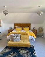 Stunning Coastal Retreat -mins From Harbour/beach