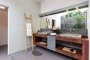 Alarte Estate by Villa Finder