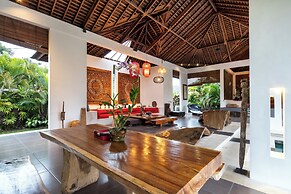 Alarte Estate by Villa Finder