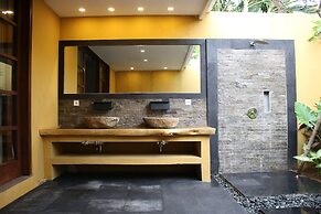 Alarte Estate by Villa Finder