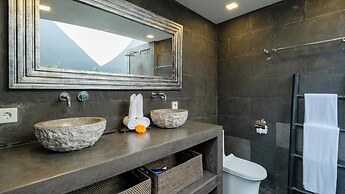 Alarte Estate by Villa Finder