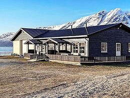 6 Person Holiday Home in Hamnvik