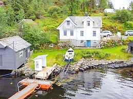 6 Person Holiday Home in Svelgen