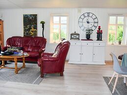 6 Person Holiday Home in Aram-by Traum