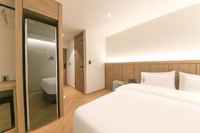 Hound Hotel Jeonju Deokjin