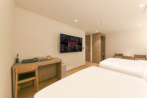 Hound Hotel Jeonju Deokjin