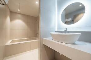 Hound Hotel Jeonju Deokjin