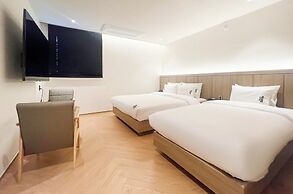 Hound Hotel Jeonju Deokjin