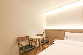 Hound Hotel Jeonju Deokjin