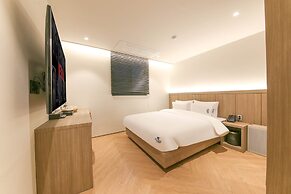 Hound Hotel Jeonju Deokjin