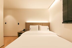 Hound Hotel Jeonju Deokjin