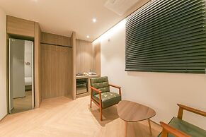 Hound Hotel Jeonju Deokjin