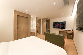 Hound Hotel Jeonju Deokjin