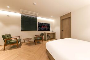 Hound Hotel Jeonju Deokjin