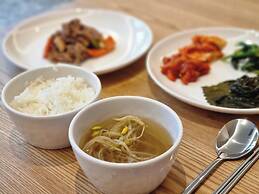 Hound Hotel Jeonju Deokjin