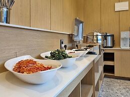 Hound Hotel Jeonju Deokjin