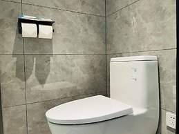 Dayin Hotel (Shanghai People's Square & Suzhou River Branch)