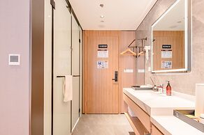 Dayin Hotel (Shanghai People's Square & Suzhou River Branch)