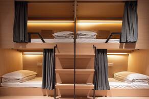 Dayin Hotel (Shanghai People's Square & Suzhou River Branch)