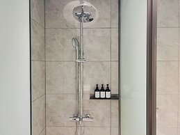 Dayin Hotel (Shanghai People's Square & Suzhou River Branch)