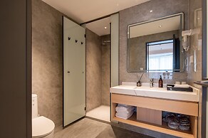 Dayin Hotel (Shanghai People's Square & Suzhou River Branch)