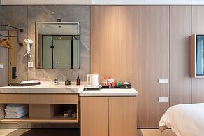 Dayin Hotel (Shanghai People's Square & Suzhou River Branch)