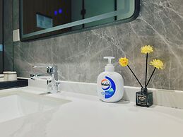 Dayin Hotel (Shanghai People's Square & Suzhou River Branch)