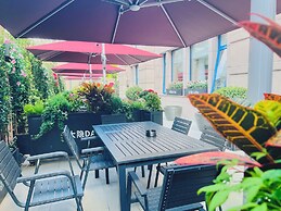 Dayin Hotel (Shanghai People's Square & Suzhou River Branch)