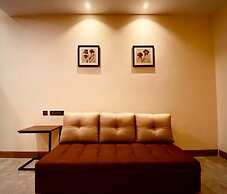 LA GRANDE SUITE & BANQUET HALL