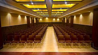 LA GRANDE SUITE & BANQUET HALL