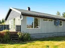 12 Person Holiday Home in Kvenvaer