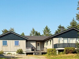 12 Person Holiday Home in Kvenvaer