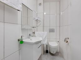 Pleasant Apartment Near Centre