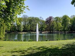 Pleasant Apartment Near Centre