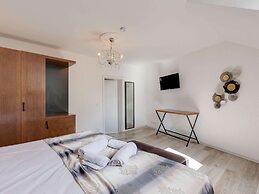 Pleasant Apartment Near Centre