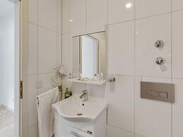 Pleasant Apartment Near Centre