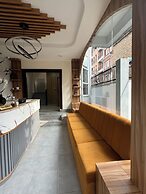 Hotel Alleyway Express