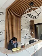 Hotel Alleyway Express