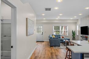 Stylish 4BR Haven Backyard and Fire Pit