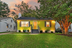 Stylish 4BR Haven Backyard and Fire Pit