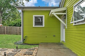 Stylish 4BR Haven Backyard and Fire Pit